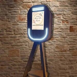 Photo Booth Vintage Selfie Pod Photo Booth Hire